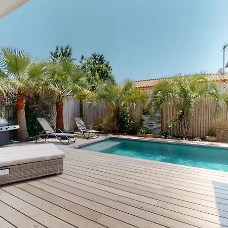 Avec Piscine Au Sel A 50 Metres De La Villa