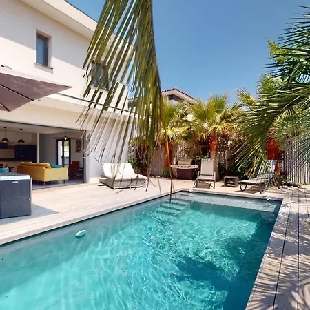 Avec Piscine Au Sel A 50 Metres De La Villa Agde
