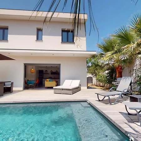 Avec Piscine Au Sel A 50 Metres De La Villa Agde